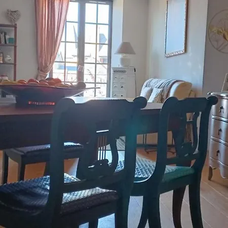Apartmán La Salamandre - Un Ecrin Medieval Pour Vos Souvenirs - Imaginez-vous, Reveille Par Le Murmure De Sarlat, Dans Un Spacieux Et Chaleureux, Au Coeur De La Cite Classee - 2 - Magie A Vivre Sans Moderation - Reservez Des Maintenan