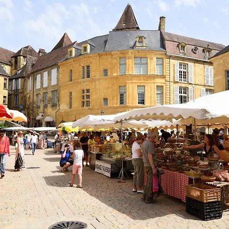 Apartament La Salamandre - Un Ecrin Medieval Pour Vos Souvenirs - Imaginez-vous, Reveille Par Le Murmure De Sarlat, Dans Un Spacieux Et Chaleureux, Au Coeur De La Cite Classee - 2 - Magie A Vivre Sans Moderation - Reservez Des Maintenan *